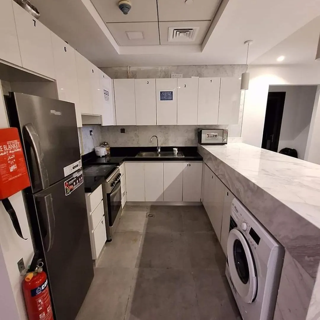 Business Bay Loft Accommodation 두바이 홈스테이
