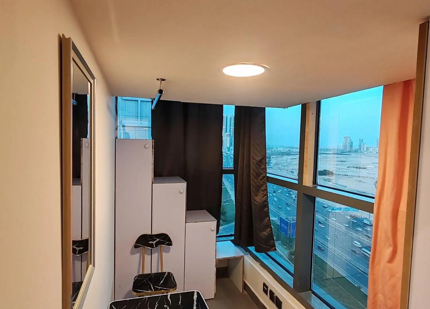 Business Bay Loft Accommodation 두바이