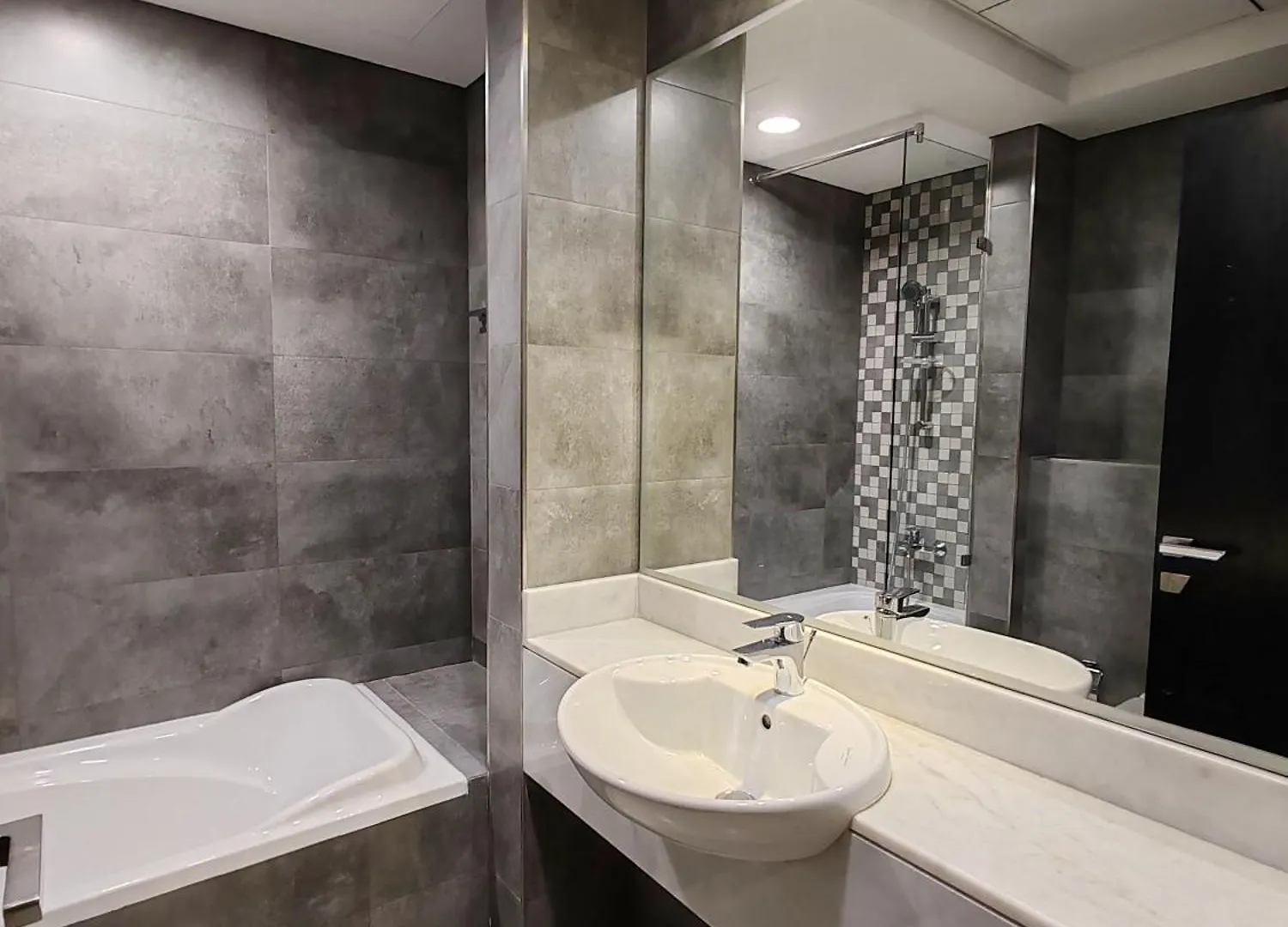 Business Bay Loft Accommodation 두바이 아랍에미리트
